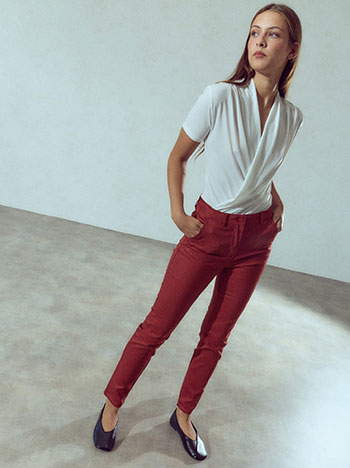 Chino office trousers in wine red