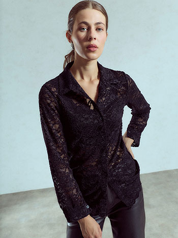 Lace shirt in black
