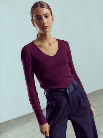 Solid sweater in dark purple