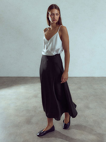 Satin skirt in black