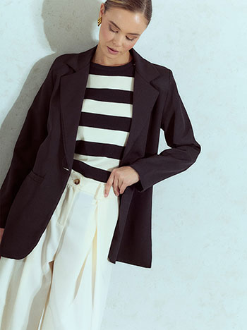 Blazer with decorative pockets in black