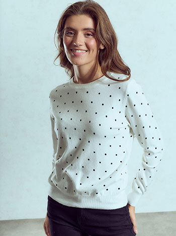 Polka dot sweater in white
