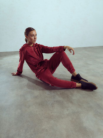 Solid velvet tracksuit set in wine red