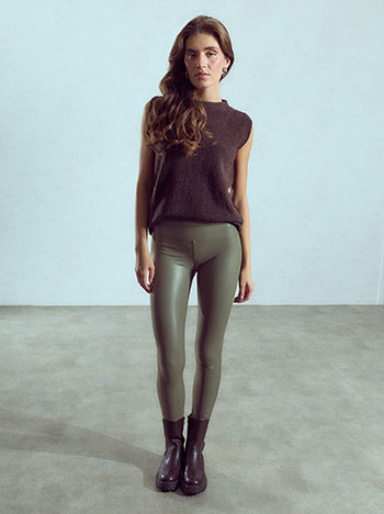 Faux leather solid leggings in khaki