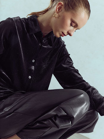 Velvet shirt in black