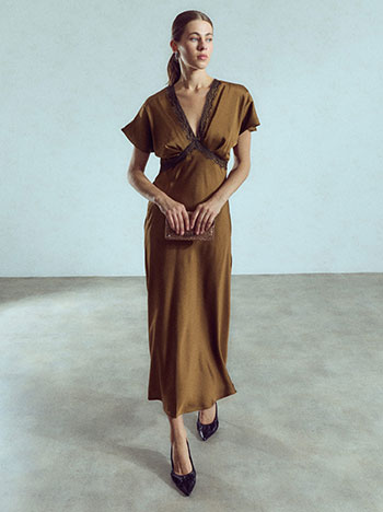 Satin dress with lace details in brown