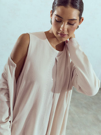 Sleeveless sweater and cardigan set in beige