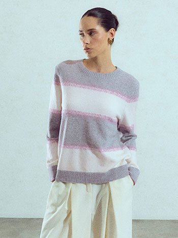 Sweater with stripes in pink