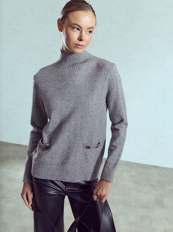 Sweater with metallic details in grey
