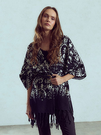 Fringed printed cape in black