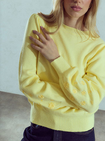Embroidered flower sweater in yellow