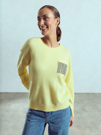 Sweater with leopard detail in yellow
