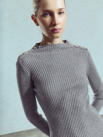 Ribbed dress with shoulder buttons in grey