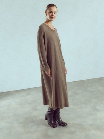 Midi dress with decorative buttons in brown