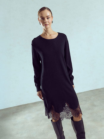 Ribbed midi dress with lace in black