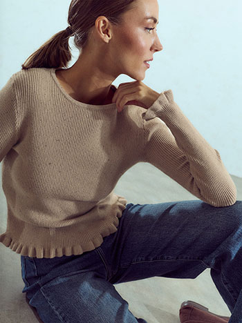 Ribbed sweater with ruffled hemline in light brown