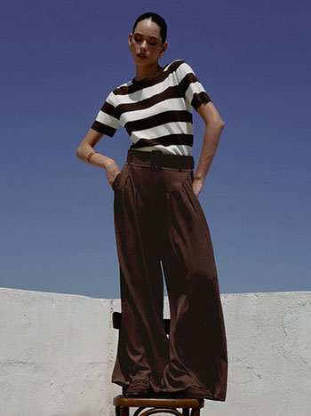 Wide leg trousers in brown