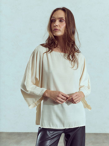 Top with viscose in beige