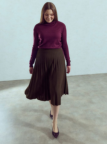 Pleated midi skirt in dark brown