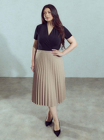 Pleated midi skirt in light brown