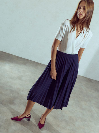 Pleated midi skirt in dark blue