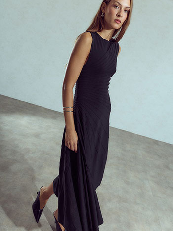 Asymmetric midi dress in black