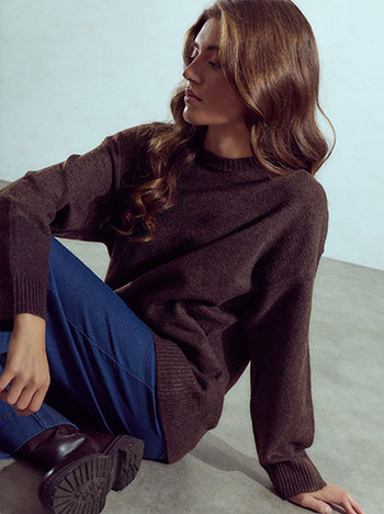 Relaxed-fit sweater in brown