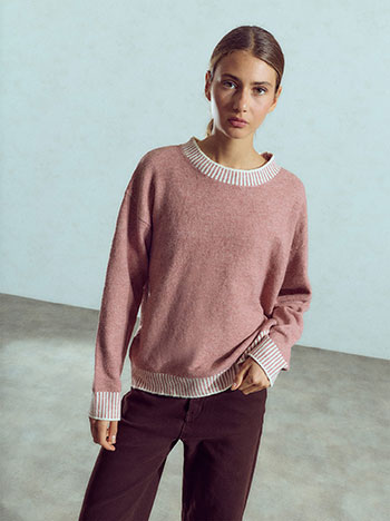 Sweater with striped details in dusty pink