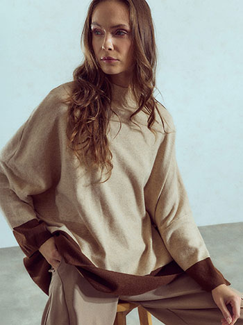 Oversized two-tone sweater in beige