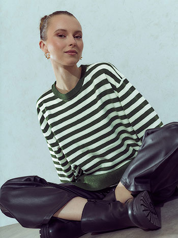 Striped sweater with side slits in dark green