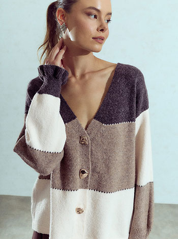 Cardigan with sleeve ruffles in brown
