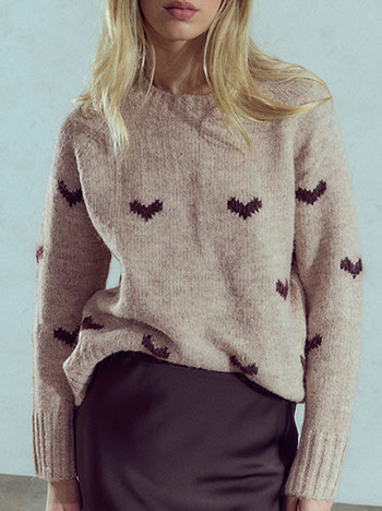 Fluffy sweater with hearts in beige