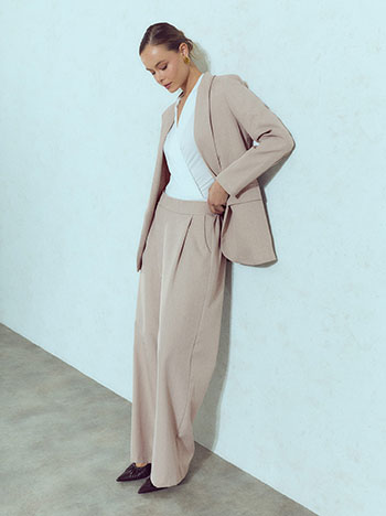 Striped trousers with pleats in light brown