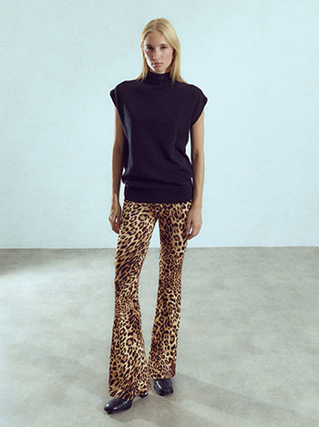 Flare leopard trousers in brown