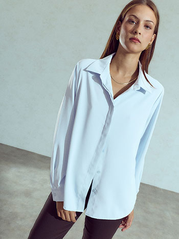 Shirt with point collar in sky blue