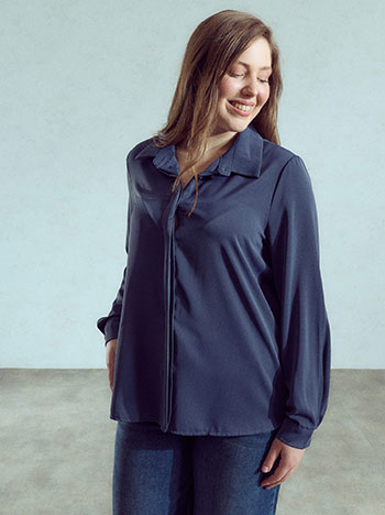 Shirt with point collar in dark blue