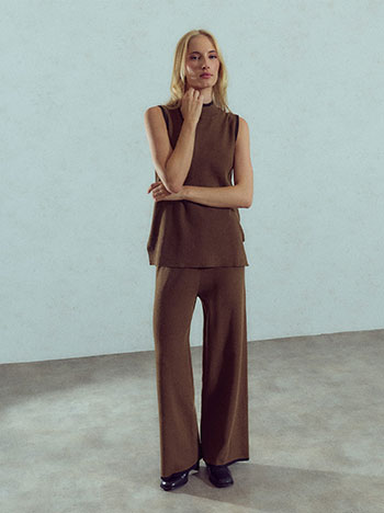 Knit top and wide-leg trousers set in brown