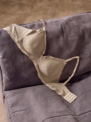 Non wired lace bra in beige