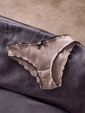 Ribbed briefs with bow in beige