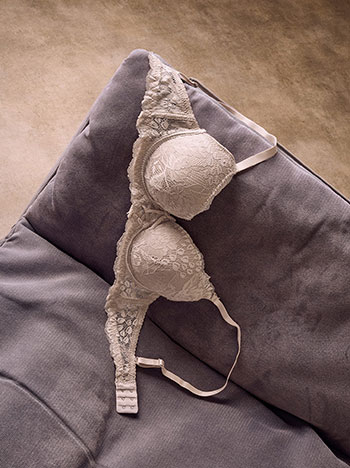 Solid bra with lace in beige