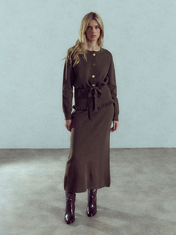 Knit cardigan and skirt set in brown