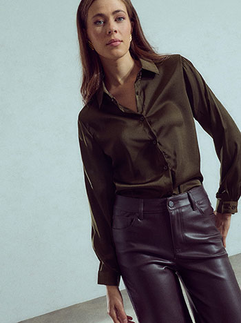 Satin solid shirt in brown