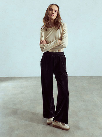 Velvet trousers in black