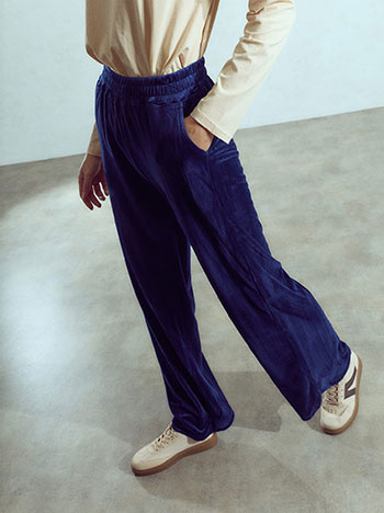 Velvet trousers in dark blue