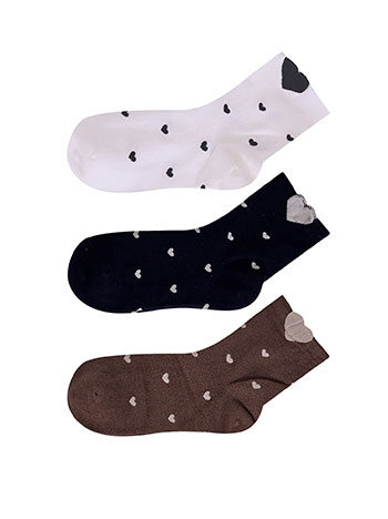 3 pack of low socks with hearts in brown, white, black