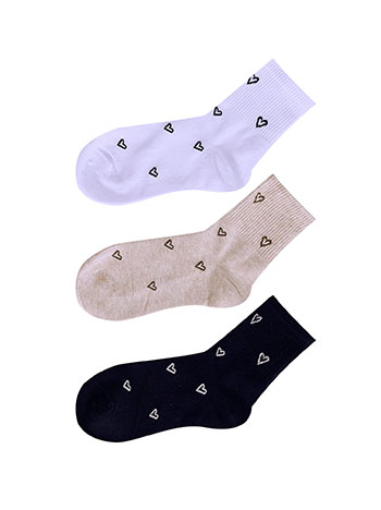 3 pack of low socks with hearts in beige, white, black