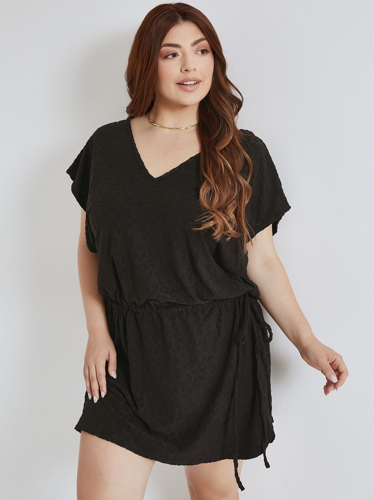 Mini dress with textured details curvy in black | Celestino