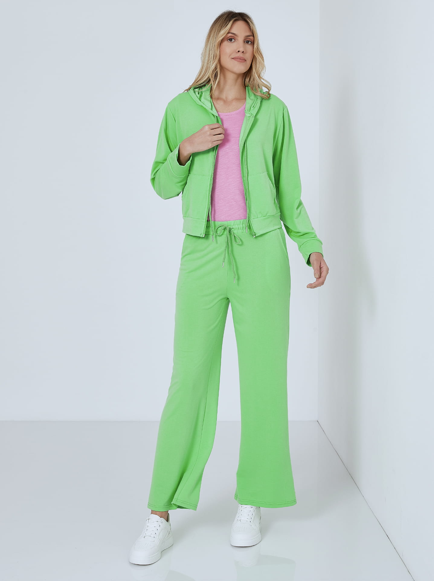 Tracksuit set with hoodie in light green Celestino