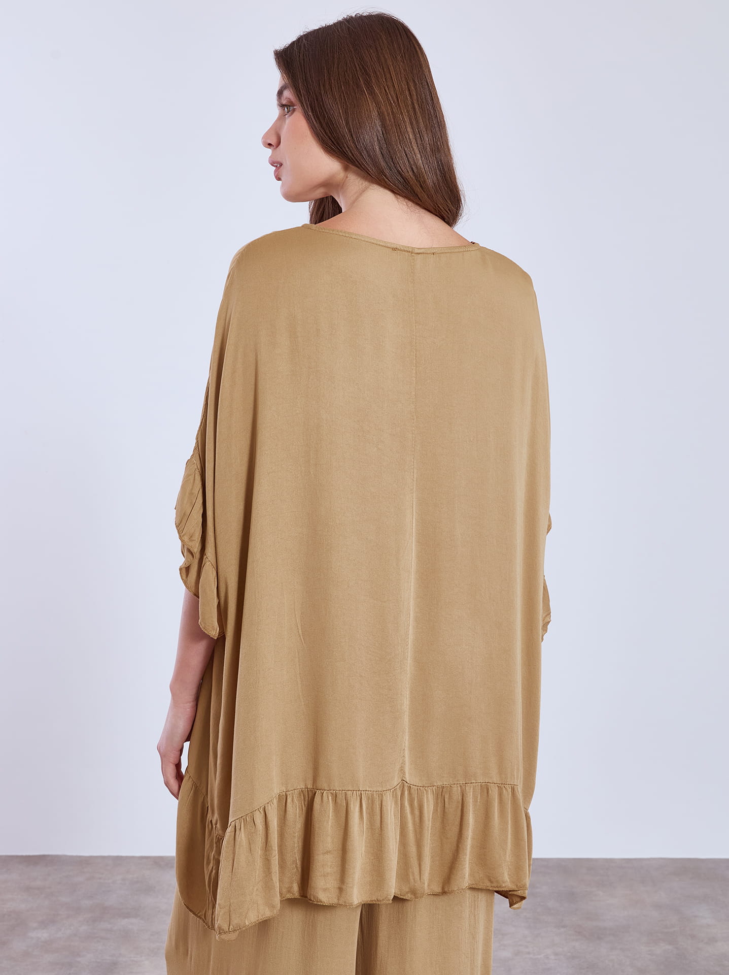 Top asymmetric with ruffles in camel, 14.99€ | Celestino