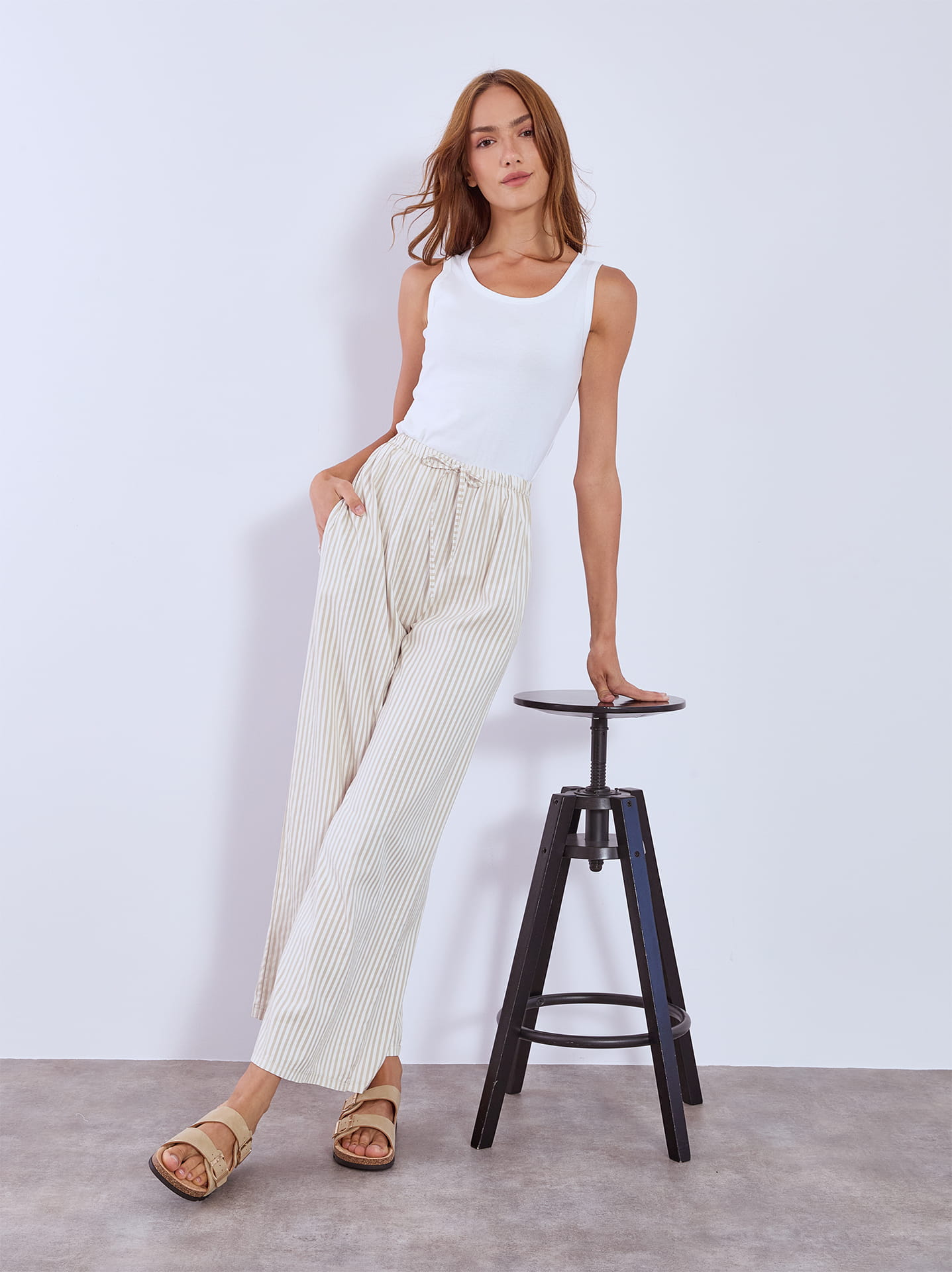 Wide leg trousers striped in beige, 9.99€ | Celestino